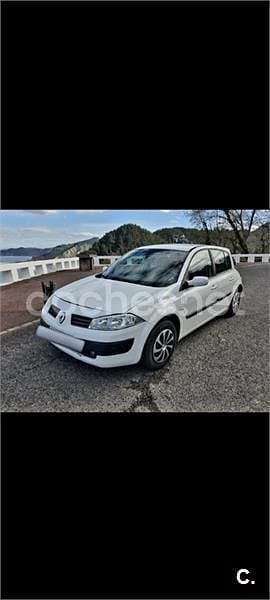 Usado Renault Mégane II Dynamique 80 CV (58 kW) 2004 Blanco Berlina