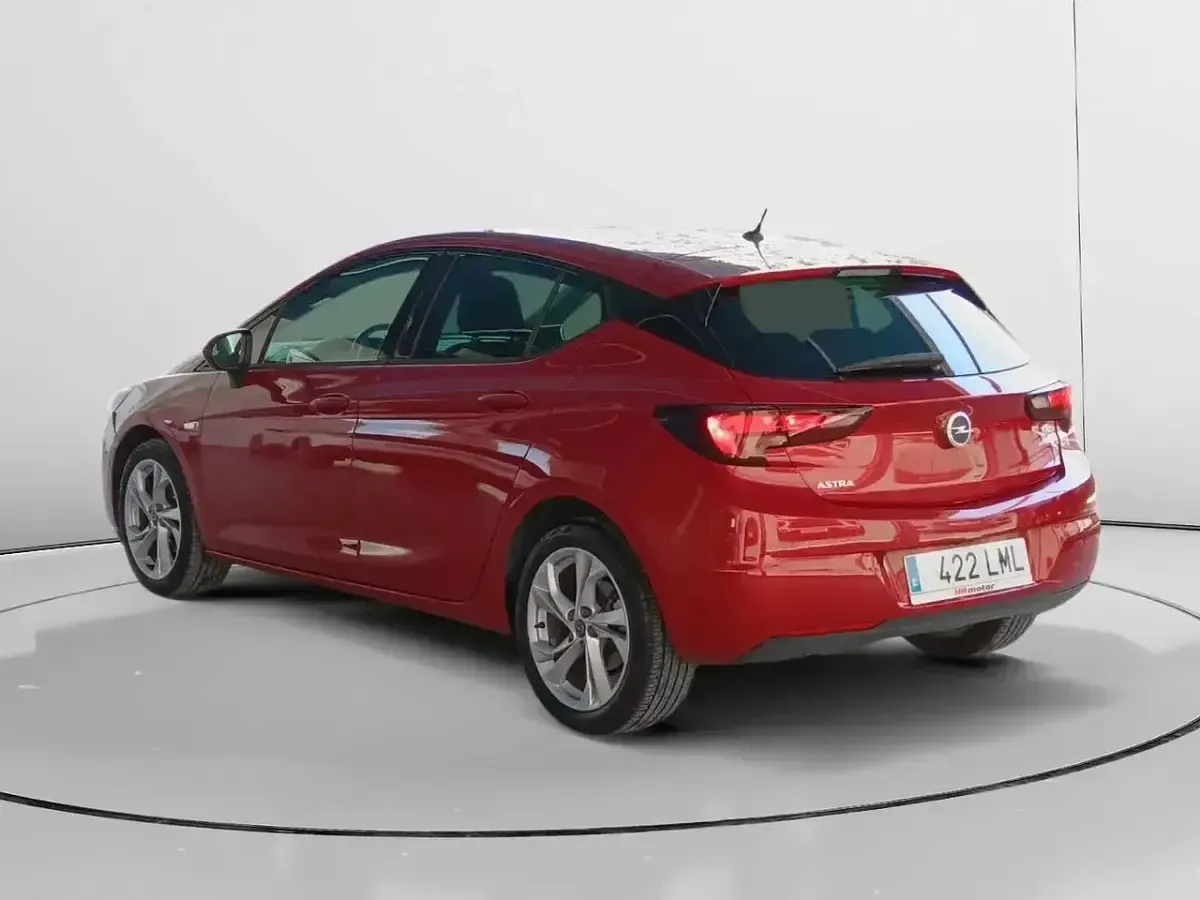 Usado Opel Astra GS Line 130 CV (95 kW) 2021 Rojo Berlina
