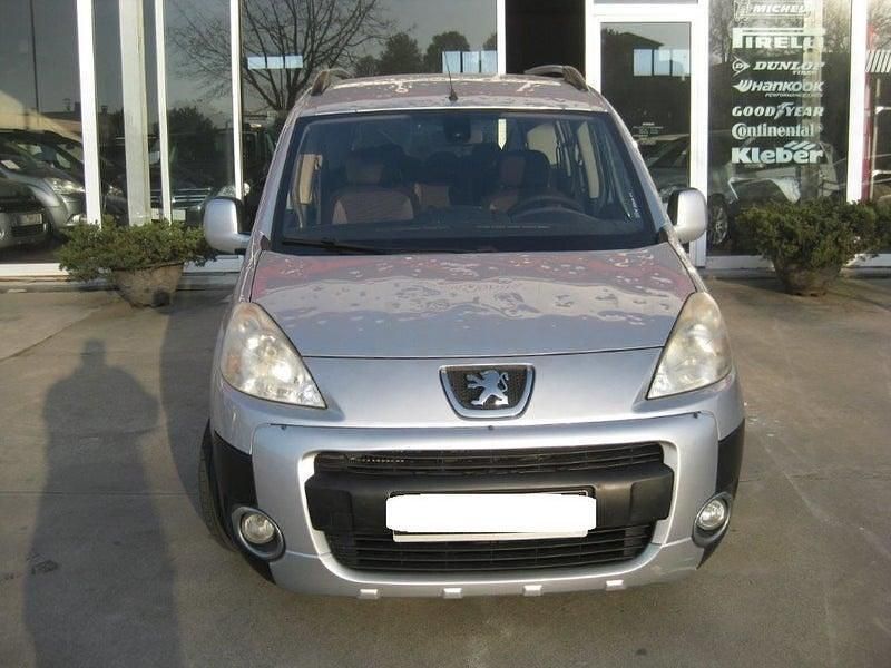 Usado Peugeot Partner Tepee Access 92 CV (67 kW) 2012 Gris / plata Monovolumen