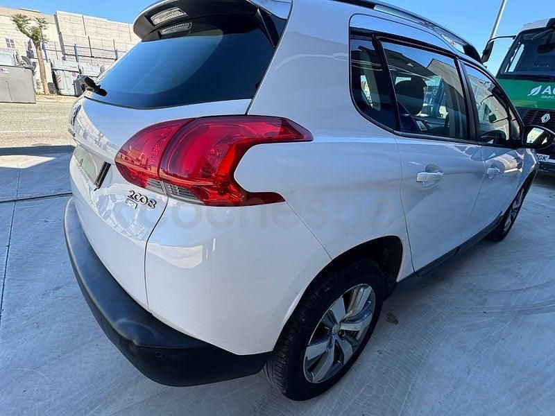 Usado Peugeot 2008 Active 92 CV (67 kW) 2013 Blanco SUV