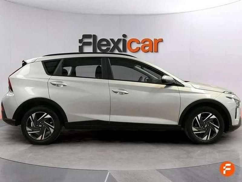 Usado Hyundai Bayon 101 CV (74 kW) 2021 Gris SUV
