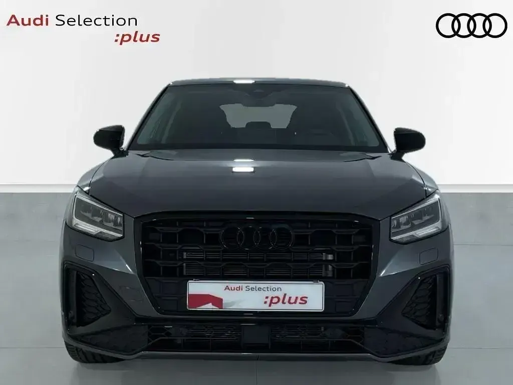 Usado Audi Q2 Black Edition 150 CV (110 kW) 2025 Gris SUV