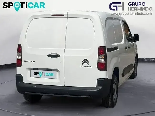 Usado Citroën Berlingo 100 CV (73 kW) 2022 Blanco Monovolumen