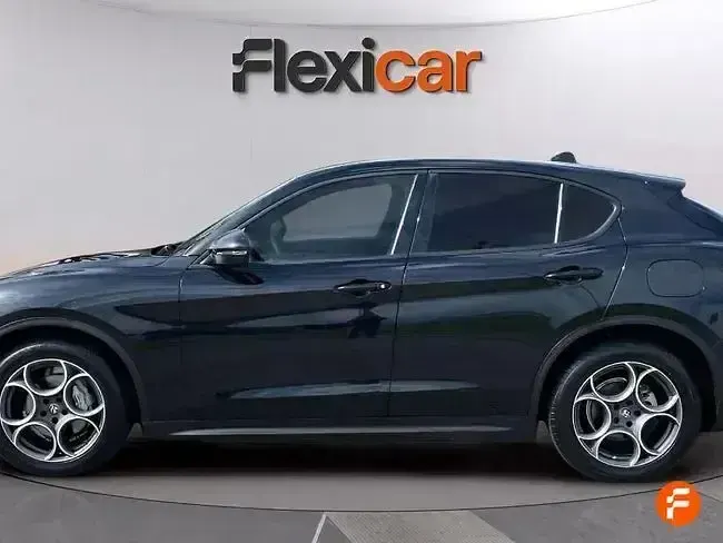 Usado Alfa Romeo Stelvio Sprint 160 CV (117 kW) 2022 Negro SUV