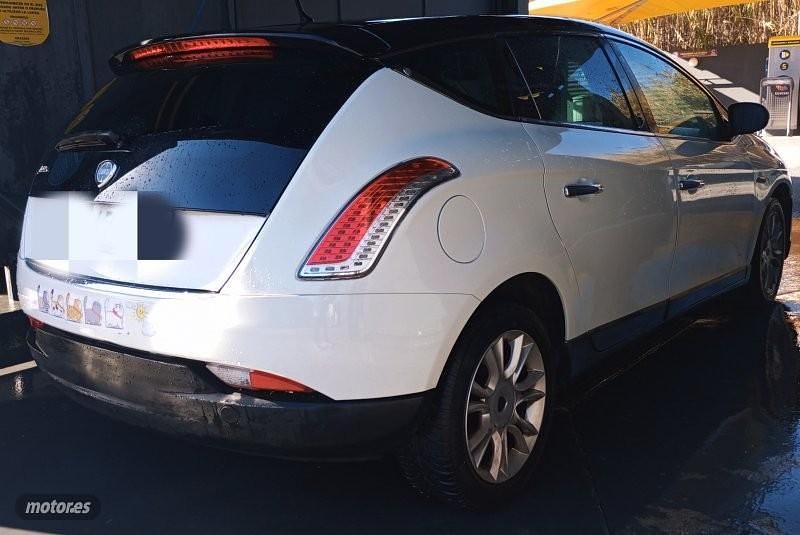 Usado Lancia Delta 150 CV (110 kW) 2009 Blanco Utilitario