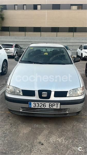 Gris / plata Usado 2001 Seat Cordoba Stella Berlina | 1400 € (Precio justo) - Imagen 1/4