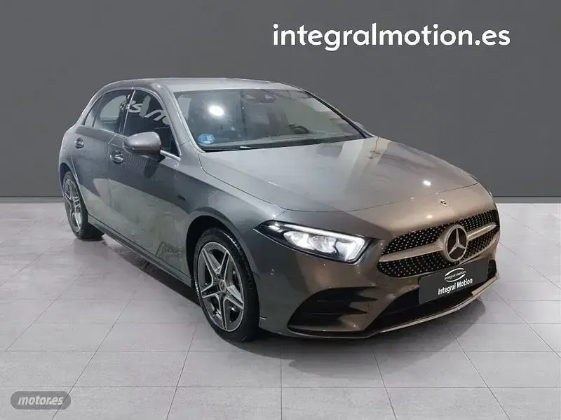Usado Mercedes A250 217 CV (159 kW) 2020 Gris Berlina