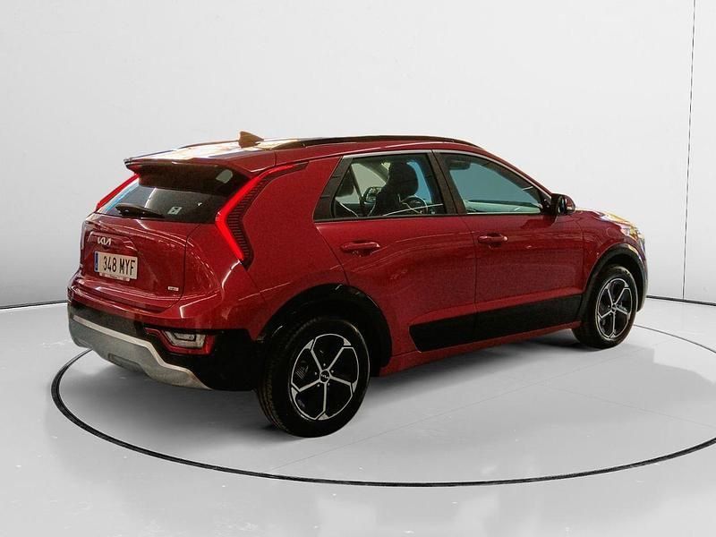 Usado Kia Niro 129 CV (94 kW) 2025 Rojo SUV