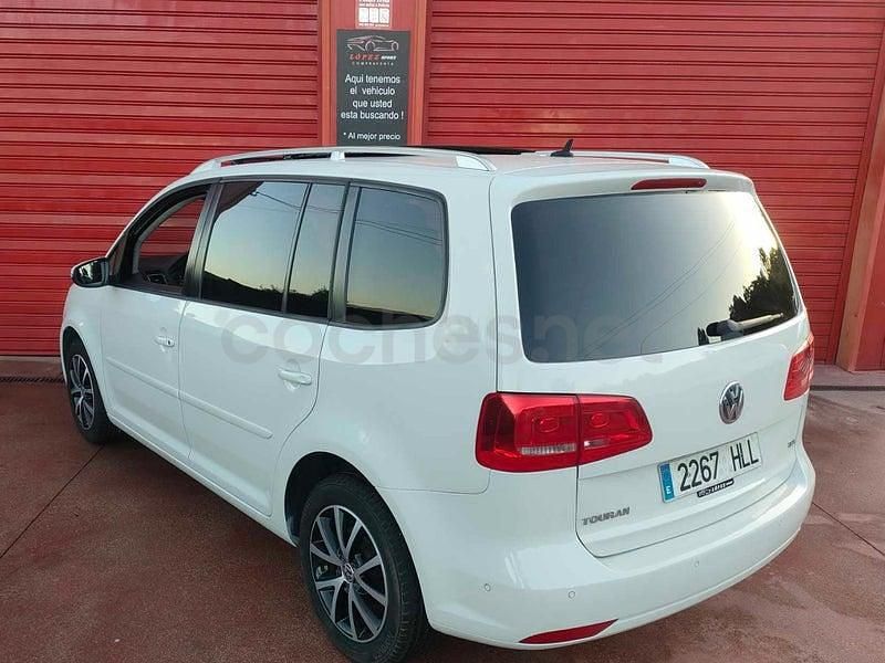 Usado VW Touran Advance 105 CV (77 kW) 2012 Blanco Monovolumen
