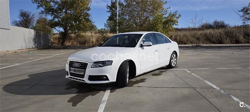 Usado Audi A4 136 CV (100 kW) 2011 Blanco Berlina