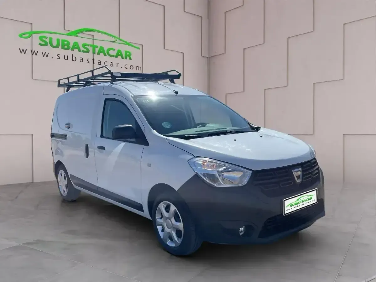 Usado Dacia Dokker Essentiel 100 CV (73 kW) 2019 Blanco Monovolumen