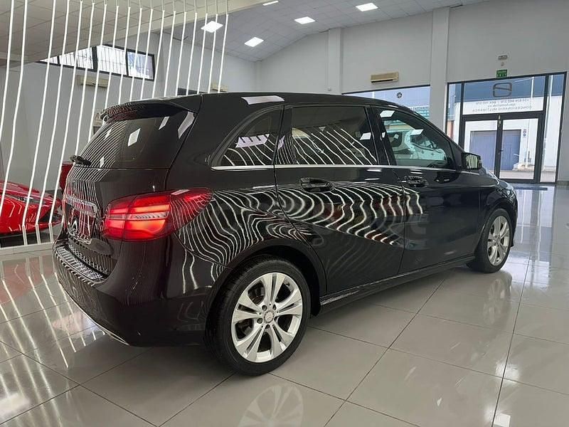 Usado Mercedes B180 109 CV (80 kW) 2017 Negro Monovolumen