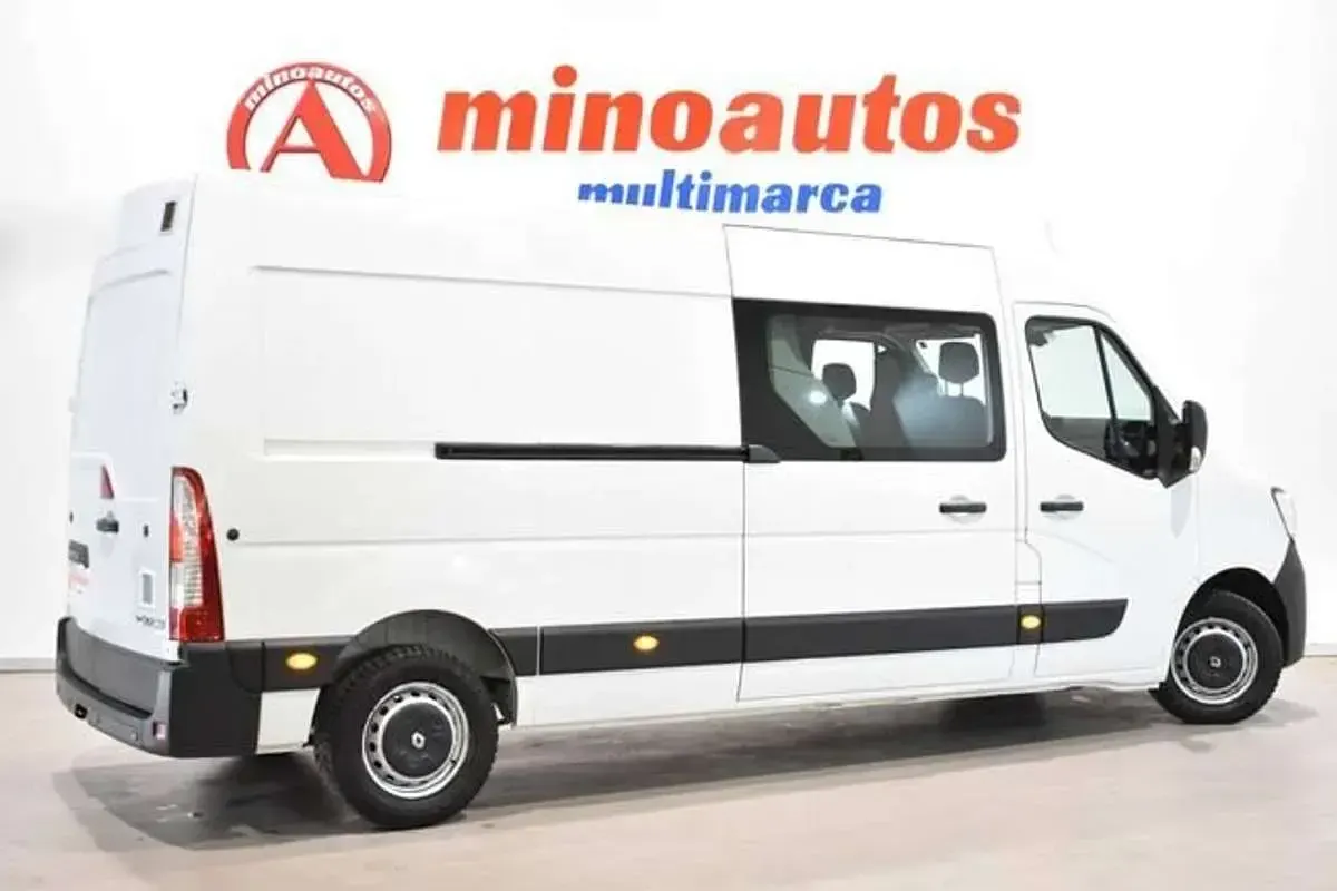 Usado Renault Master 135 CV (99 kW) 2021 Blanco Monovolumen