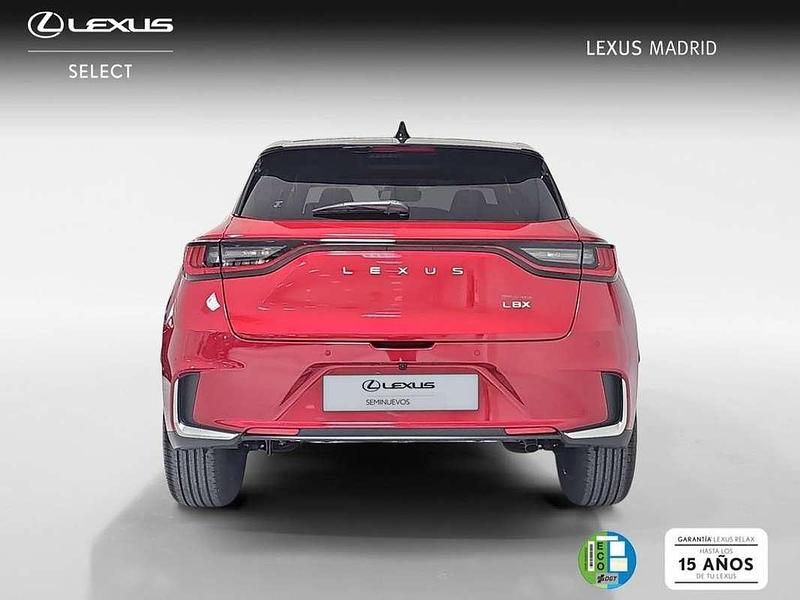 Usado Lexus LBX 137 CV (100 kW) 2025 Rojo SUV