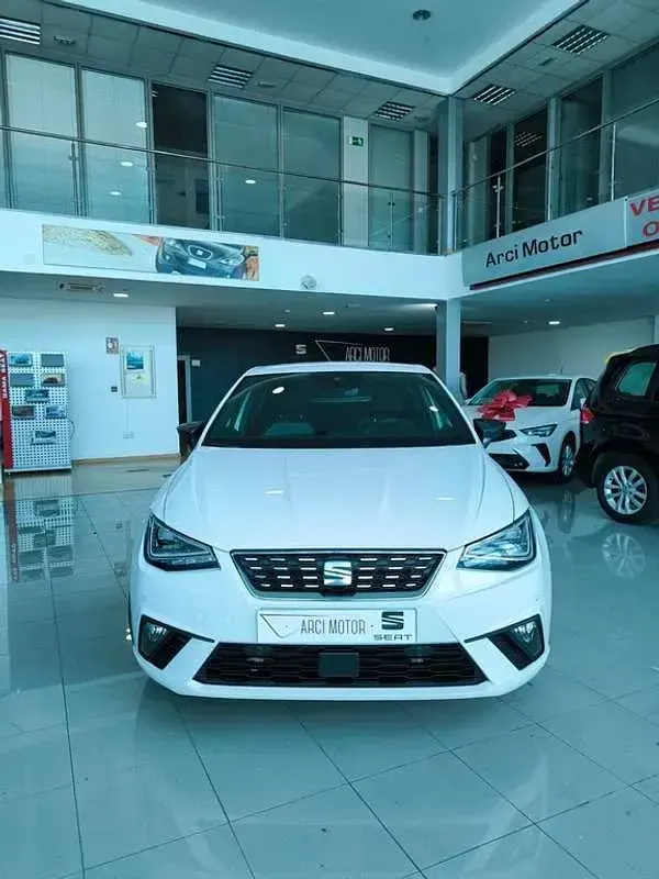 Usado Seat Ibiza XCELLENCE 114 CV (83 kW) 2025 Blanco Utilitario