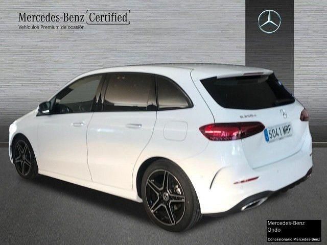 Usado Mercedes B200 AMG line 150 CV (110 kW) 2024 Blanco Monovolumen