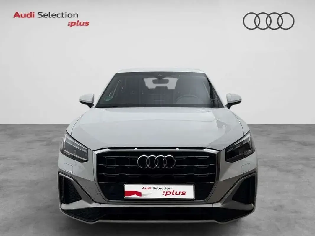 Używany Audi Q2 Black Edition 150 KM (110 kW) 2025 Biały SUV