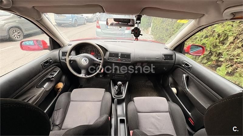 Usado VW Golf IV Highline 105 CV (77 kW) 2002 Rojo Berlina