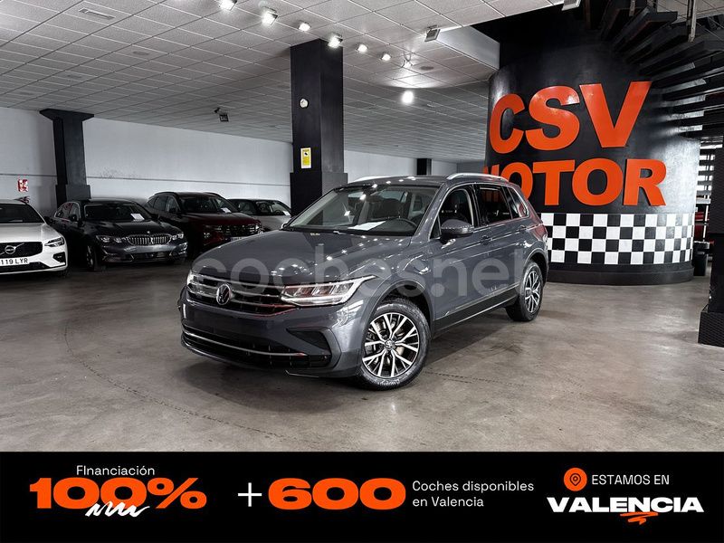 Gris / plata Usado 2021 VW Tiguan Life SUV | 25.450 € (Buen precio) - Imagen 1/4