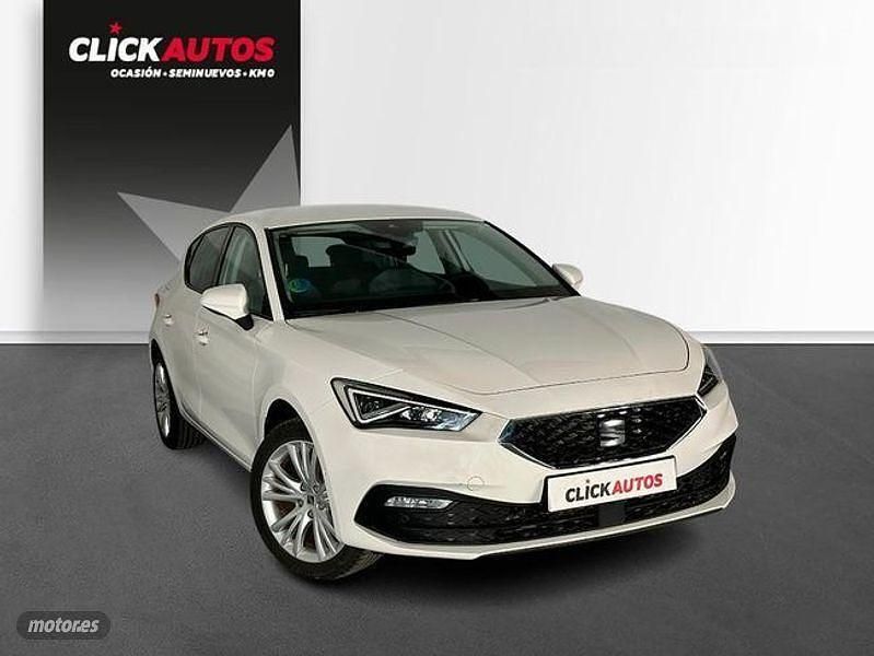 Usado Seat Leon Style 150 CV (110 kW) 2024 Blanco Berlina