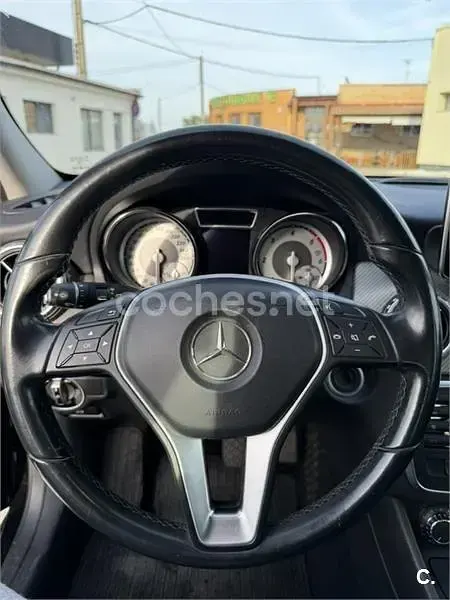 Usado Mercedes GLA200 Style 136 CV (100 kW) 2014 Negro SUV