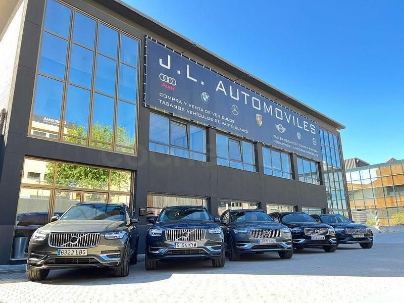 Usado Volvo XC90 Momentum 235 CV (172 kW) 2020 Azul SUV