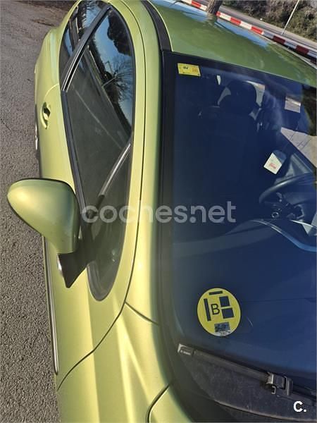 Usado Peugeot 207 Sport 90 CV (66 kW) 2007 Verde Berlina