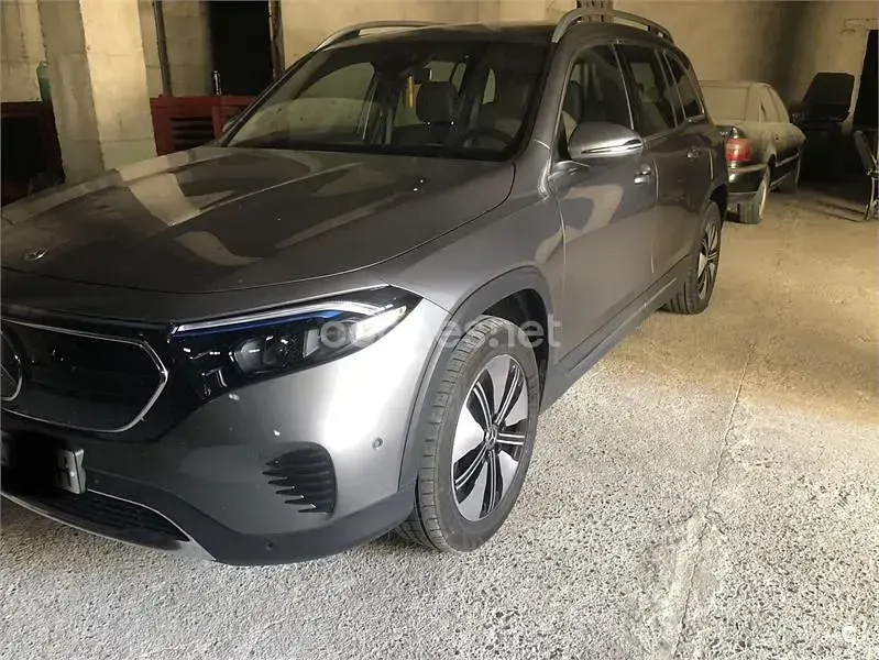 Usado Mercedes EQB250 139 kW (190 CV) 2023 Eléctrico SUV