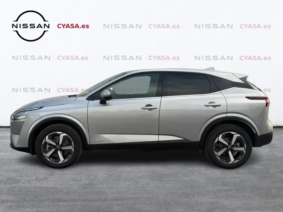 Begagnad Nissan Qashqai N-Connecta 190 HK (139 kW) 2023 Grå SUV