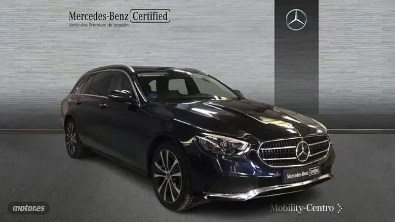 Usado Mercedes E300 313 CV (230 kW) 2024 Azul Familiar