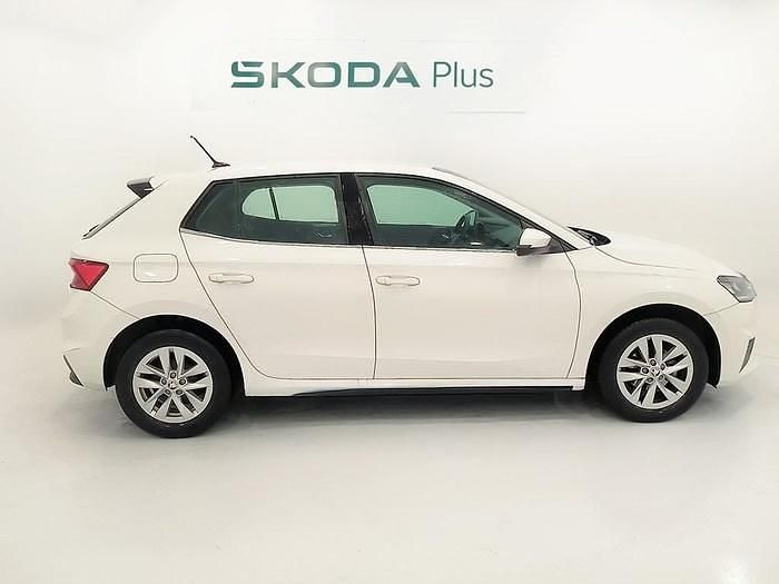 Usado Skoda Fabia Ambition 95 CV (69 kW) 2023 Blanco Utilitario