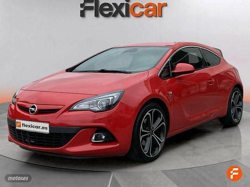 Usado Opel Astra GTC Sportive 200 CV (147 kW) 2016 Rojo Utilitario