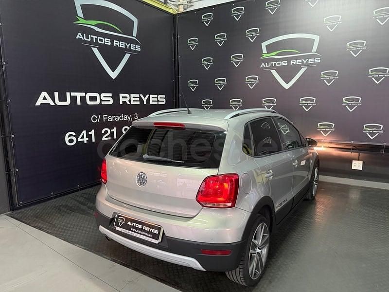 Usado VW Polo Cross 85 CV (62 kW) 2011 Beige Utilitario