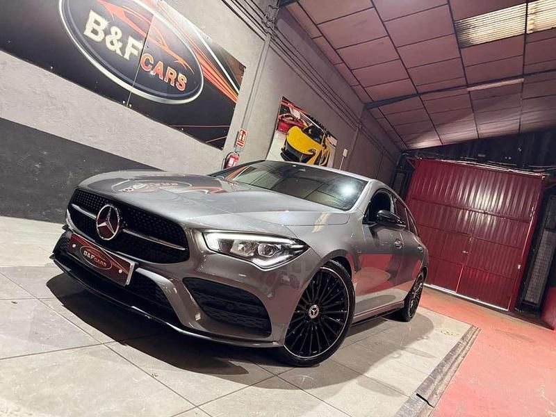 Usado Mercedes CLA200 Shooting Brake 150 CV (110 kW) 2022 Gris Familiar