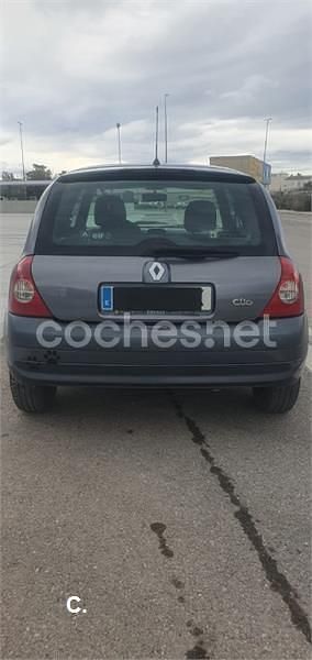 Usado Renault Clio II Expression 65 CV (47 kW) 2005 Azul Berlina