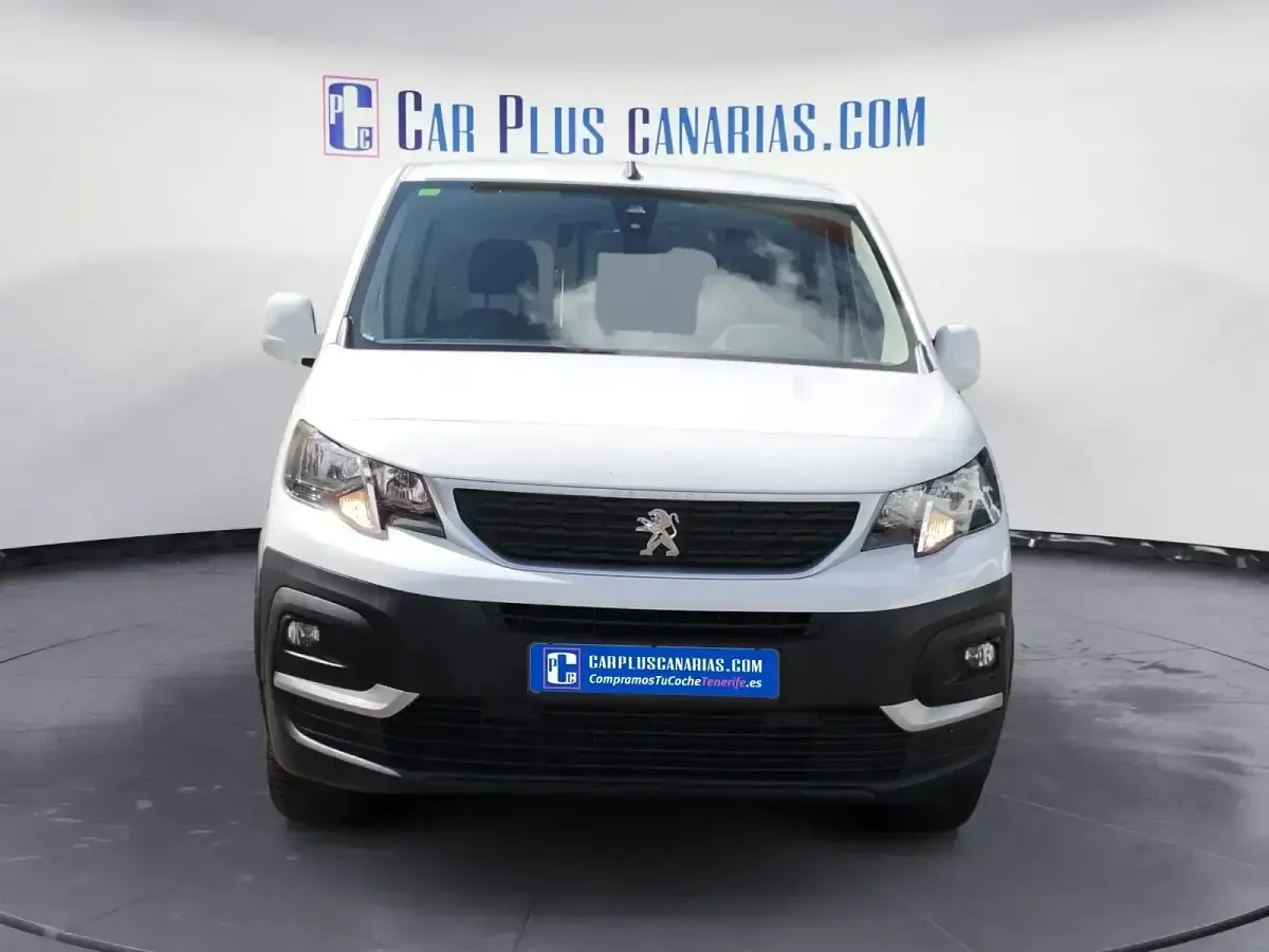Usado Peugeot Rifter Active 100 CV (73 kW) 2021 Blanco Monovolumen