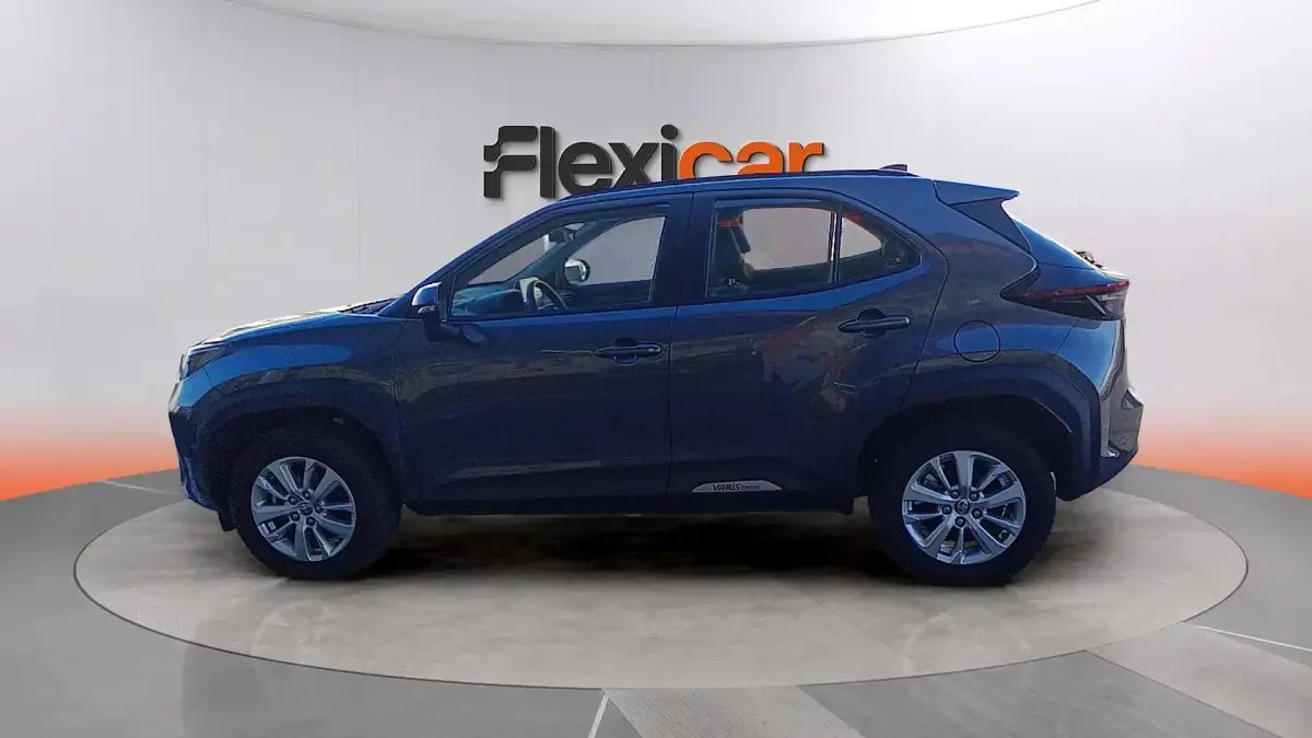 Usado Toyota Yaris Hybrid Active 116 CV (85 kW) 2025 Gris