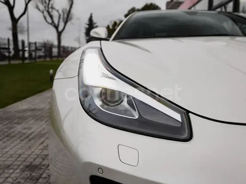 Usado Ferrari GTC4Lusso 690 CV (507 kW) 2017 Blanco Familiar