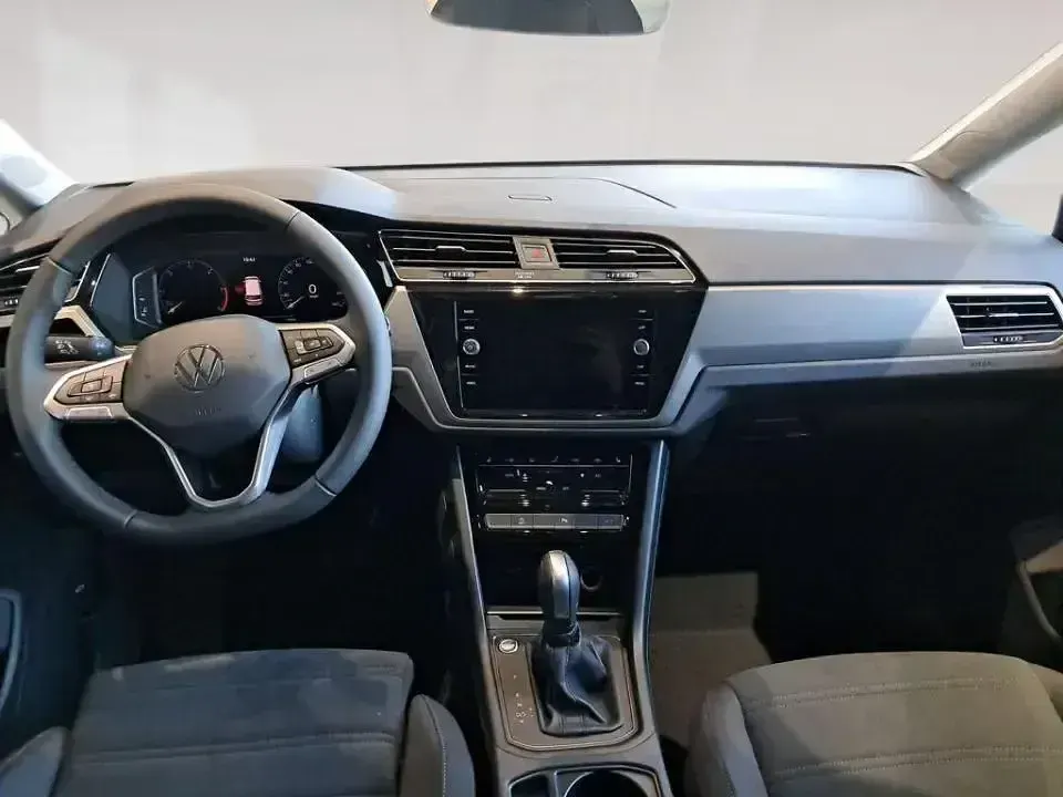 Usado VW Touran 150 CV (110 kW) 2025 Gris Monovolumen