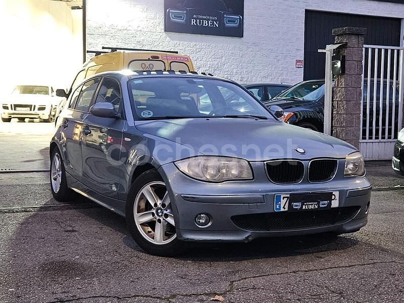 Gris / plata Usado 2006 BMW 118 Comfort Edition Utilitario | 4900 € (Precio justo) - Imagen 1/4