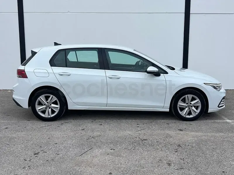 Usado VW Golf VIII 115 CV (84 kW) 2021 Blanco Berlina