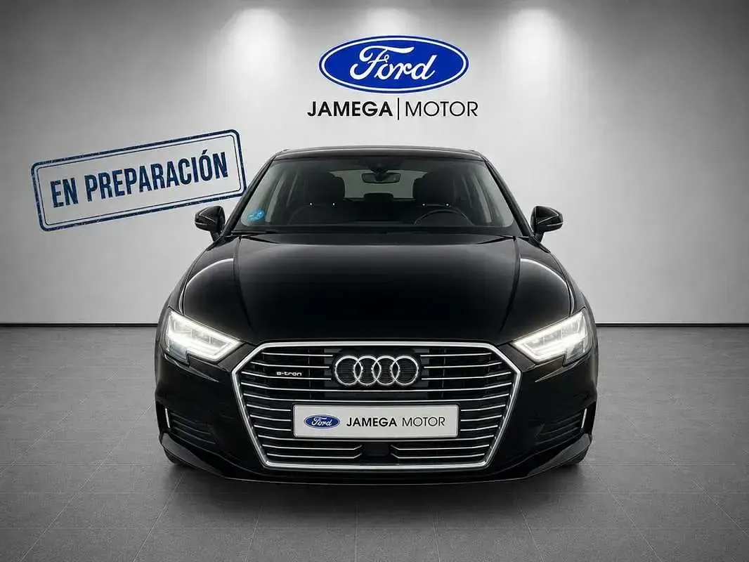 Usado Audi A3 Sportback e-tron Premium 204 CV (150 kW) 2020 Negro Utilitario