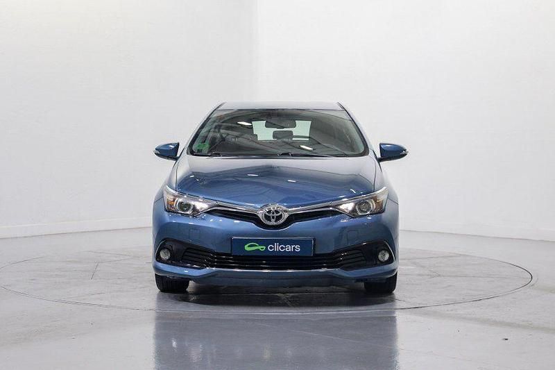 Usado Toyota Auris Active 116 CV (85 kW) 2017 Azul Berlina