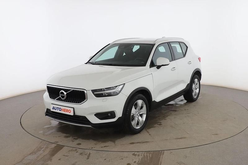 Blanco Usado 2020 Volvo XC40 Momentum SUV | 22.099 € (Super precio) - Imagen 1/3