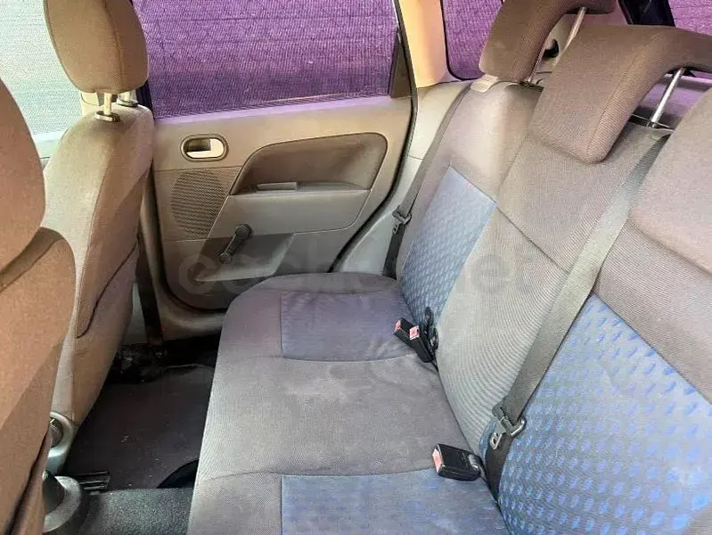 Usado Ford Fiesta Trend 80 CV (58 kW) 2003 Azul Utilitario