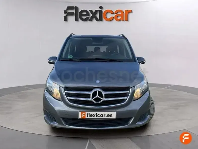 Usado Mercedes V250 Avantgarde 190 CV (139 kW) 2015 Gris / plata Monovolumen