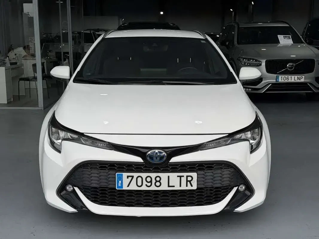 Usado Toyota Corolla Active 122 CV (89 kW) 2021 Blanco Familiar