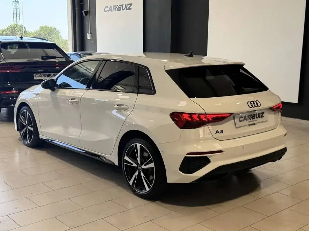 Usado Audi A3 Sportback e-tron Competition 150 CV (110 kW) 2022 Blanco Utilitario