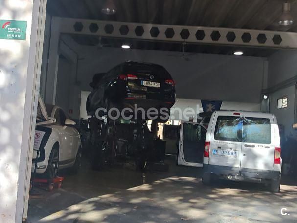 Usado Opel Astra Excellence 136 CV (100 kW) 2017 Negro Familiar