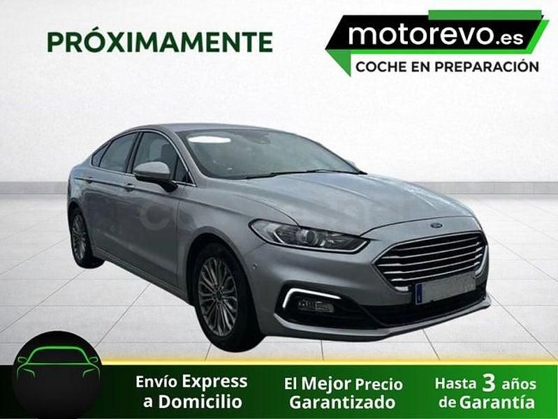 Usado Ford Mondeo Titanium 187 CV (137 kW) 2021 Gris / plata Berlina